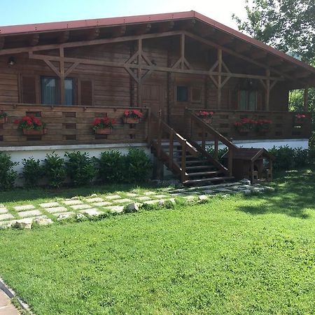 Chalet Dei Parchi Bed & Breakfast Saracinesco Ngoại thất bức ảnh