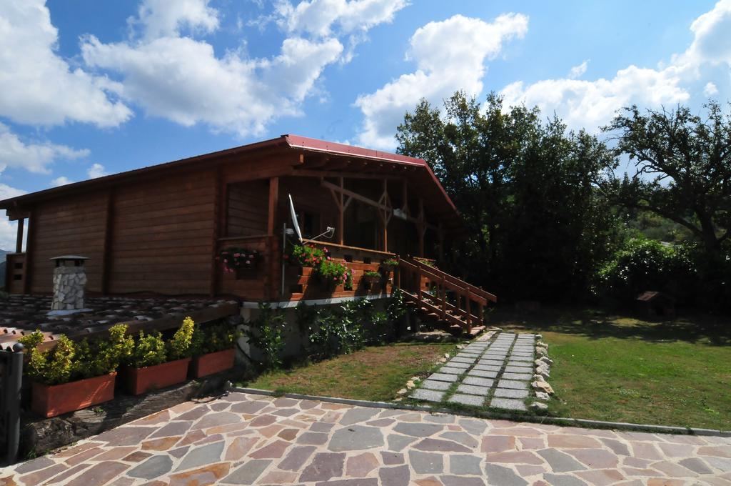 Chalet Dei Parchi Bed & Breakfast Saracinesco Ngoại thất bức ảnh