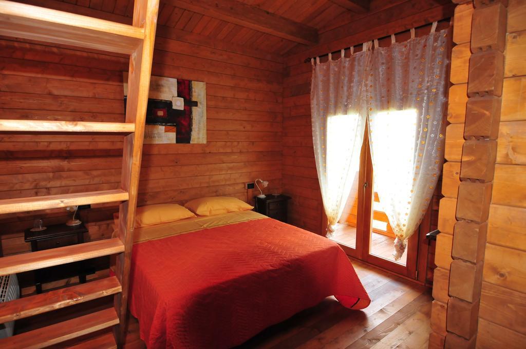 Chalet Dei Parchi Bed & Breakfast Saracinesco Phòng bức ảnh