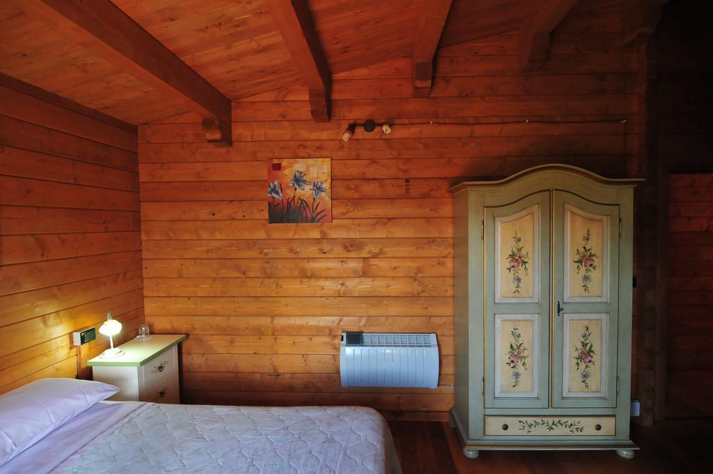 Chalet Dei Parchi Bed & Breakfast Saracinesco Phòng bức ảnh