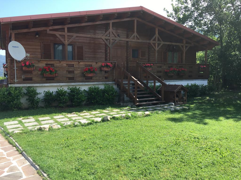 Chalet Dei Parchi Bed & Breakfast Saracinesco Ngoại thất bức ảnh